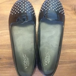 Vionic Orthaheel Black Patent Flats Sz 7